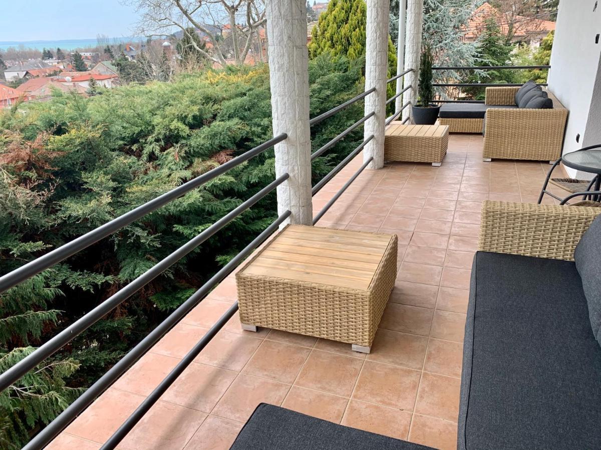 Balatonalmádi Koi Apartman מראה חיצוני תמונה
