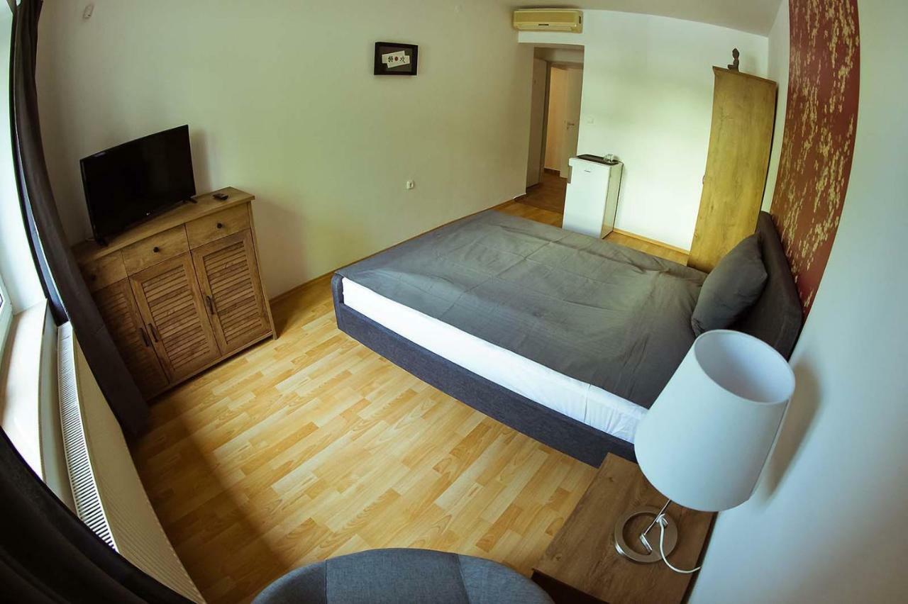 Balatonalmádi Koi Apartman מראה חיצוני תמונה